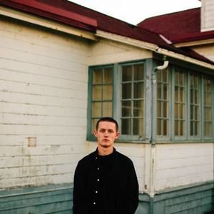 Meet your Posher, Brady